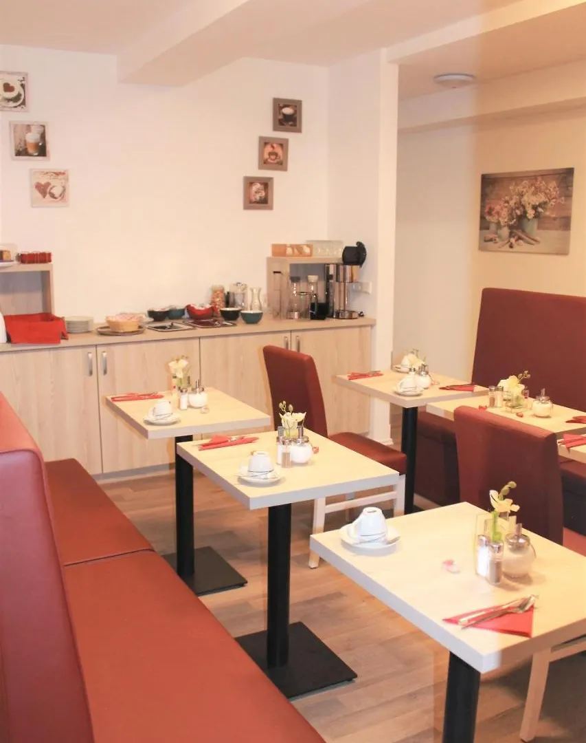 Pionier Hotel Hamburg Wandsbek 2*,